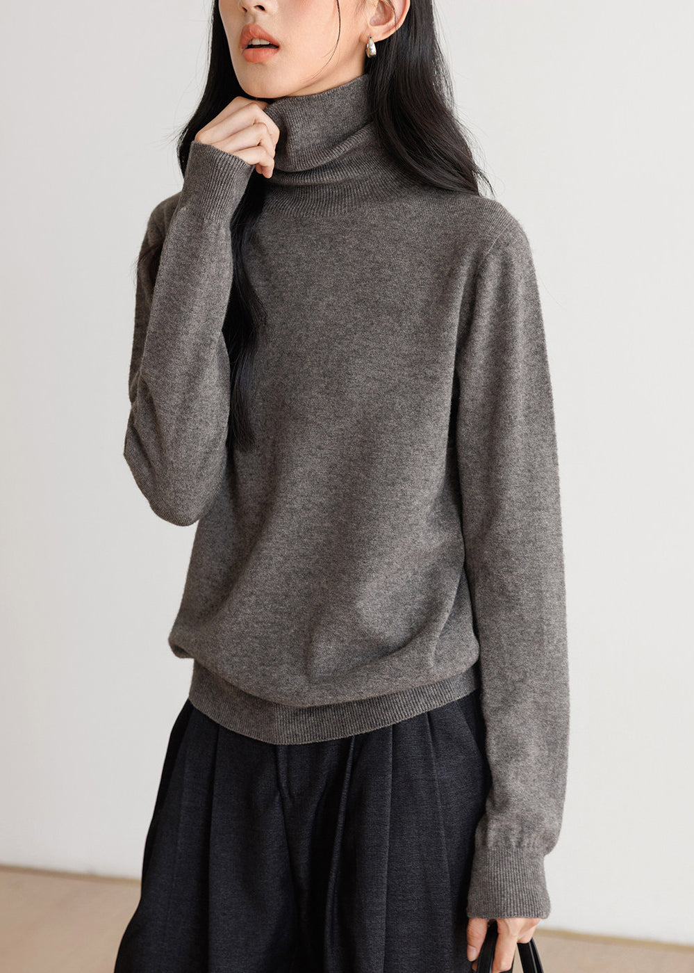 Simple Grey High Neck Knit