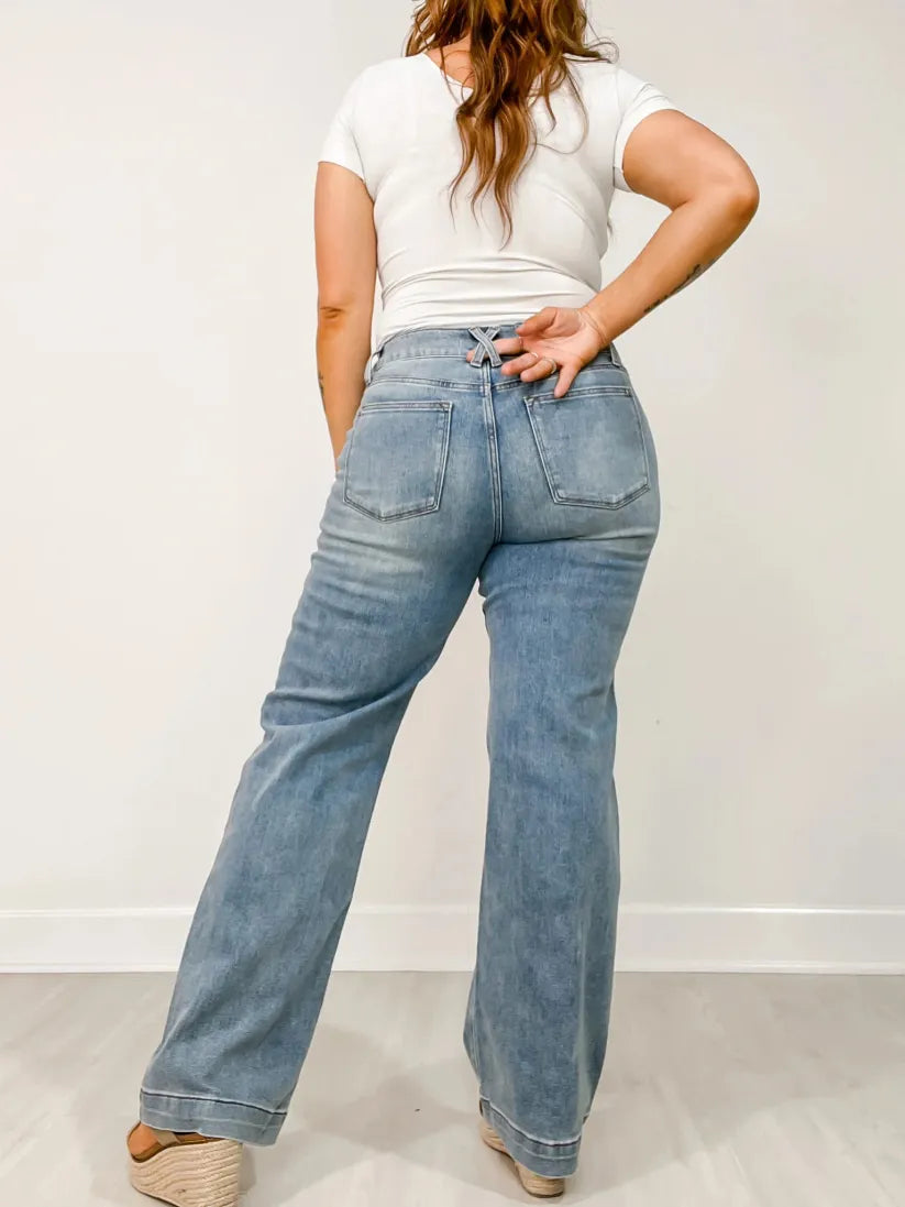 High-Waist-Jeans mit Doppelknopf und weitem Bein