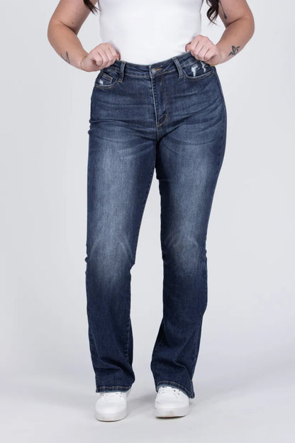 Bootcut-Jeans mit hohem Bund und schmaler Passform in drei Längen – für dich, mich und sie