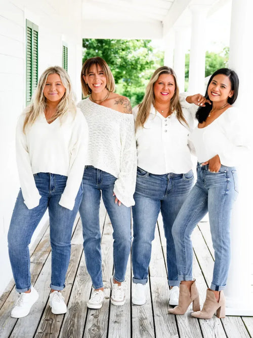Bauchweg-Jeans mit schmaler Passform und Umschlagbund